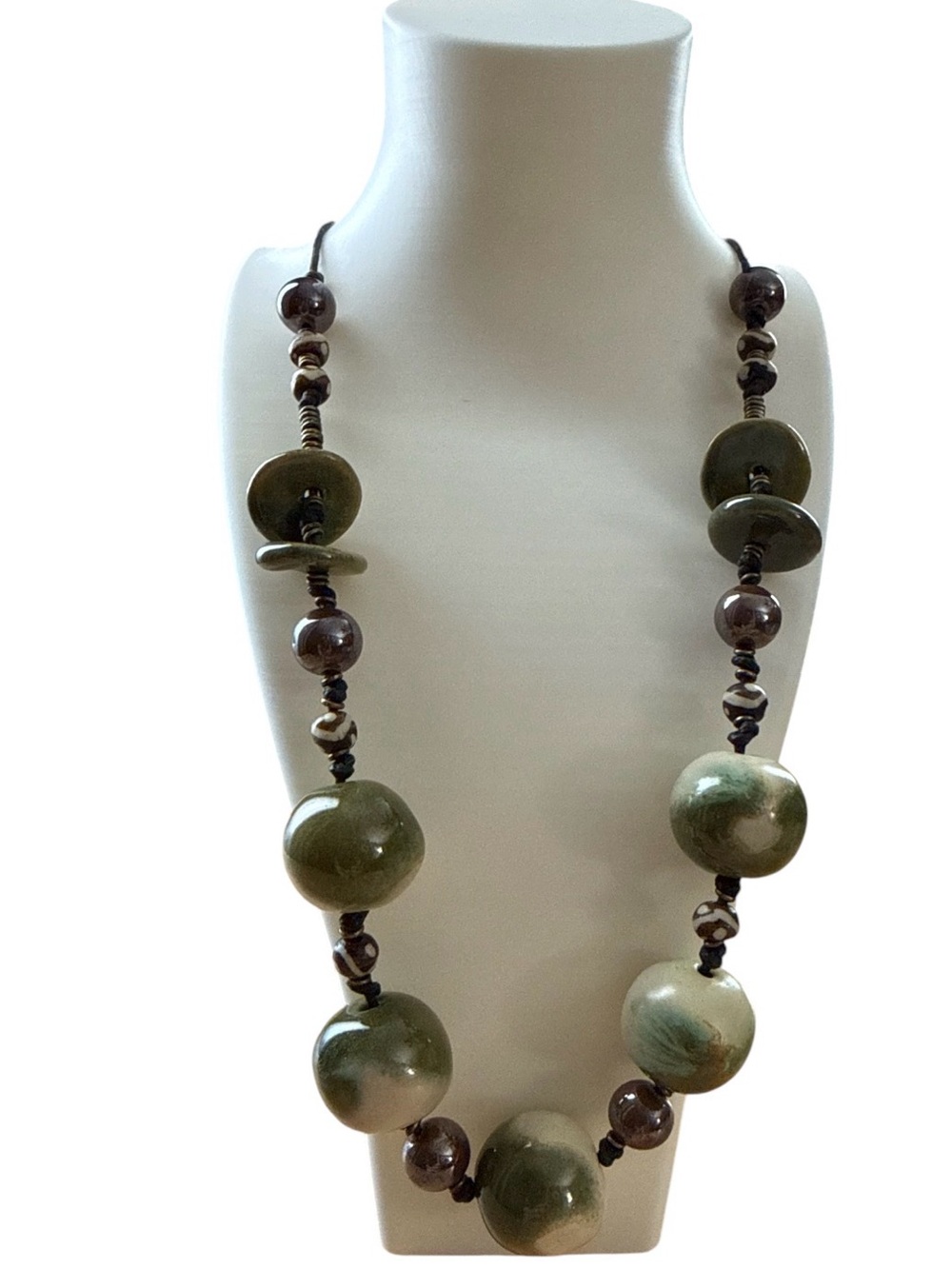 🛍️Chunky Bead Statement Necklace Green Beige Brown Cord Pull Closure